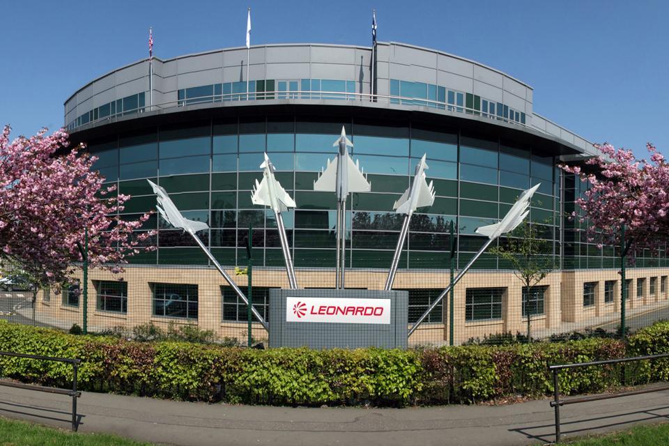 El presidente de Leonardo plantea la posibilidad de fusionarse con Fincantieri
