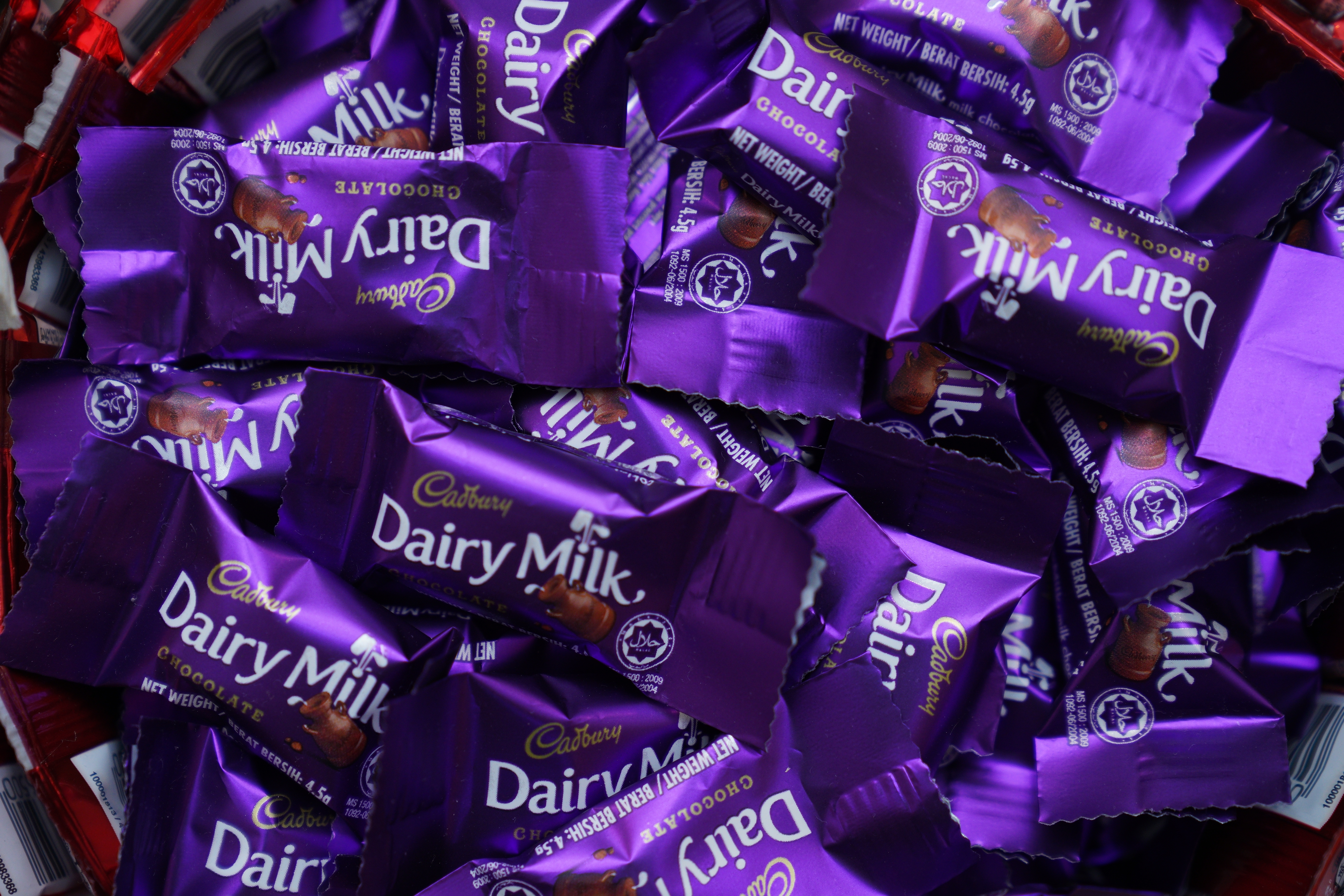 Mondelez, la empresa propietaria de Cadbury, defiende que siga operando en Rusia