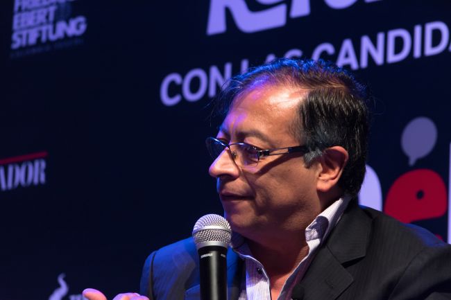 El presidente colombiano Gustavo Petro exige la dimisión de su gabinete