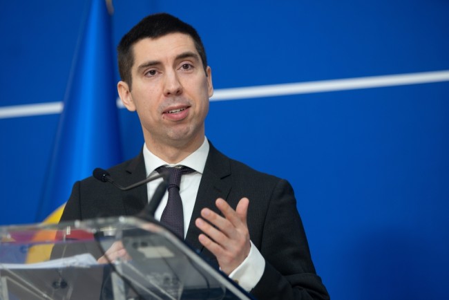 Moldavia avanza en su salida de la CEI liderada por Rusia