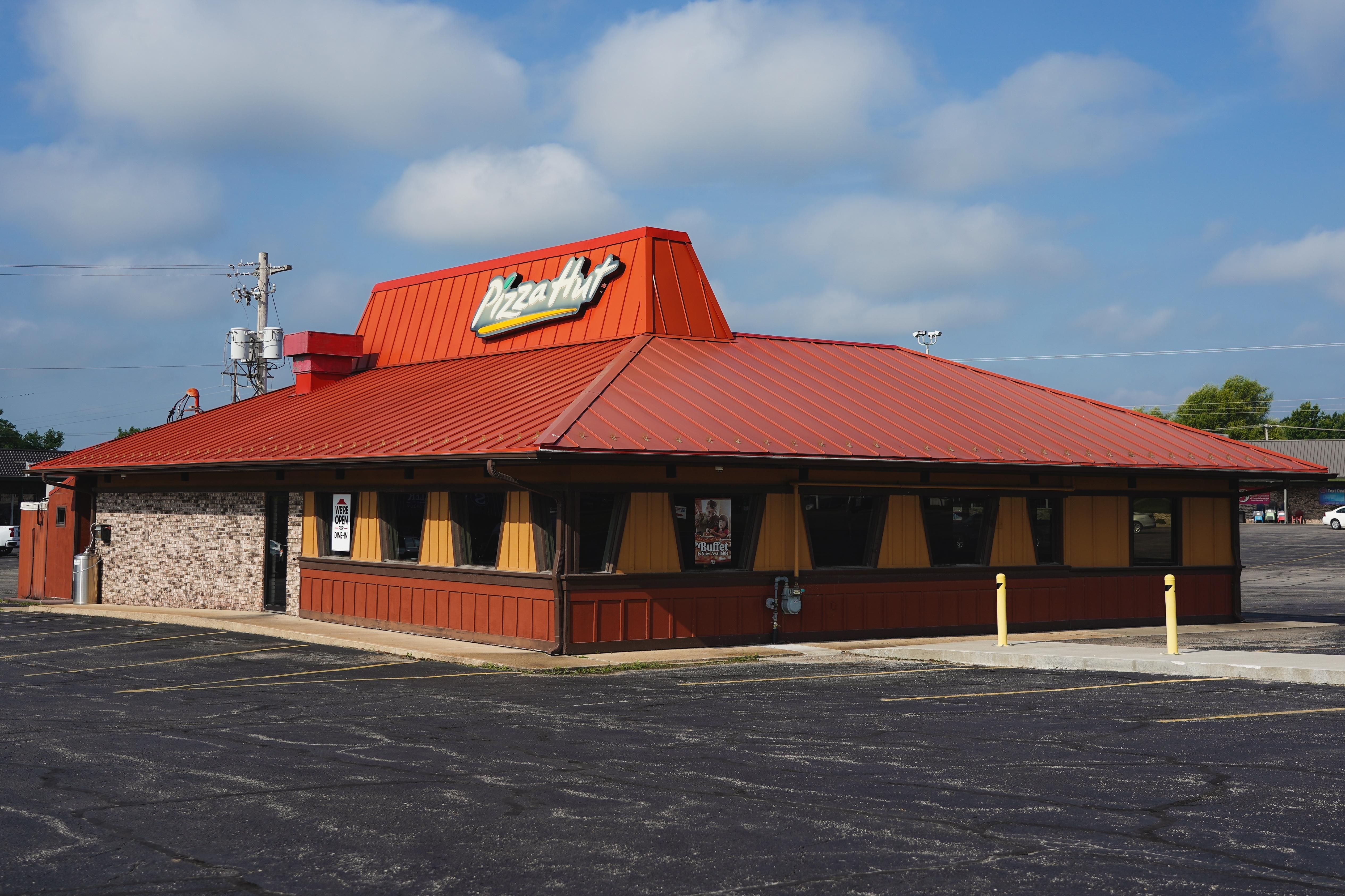 Pizza Hut se ha vendido a nuevos propietarios por 2.7 mil millones de dólares