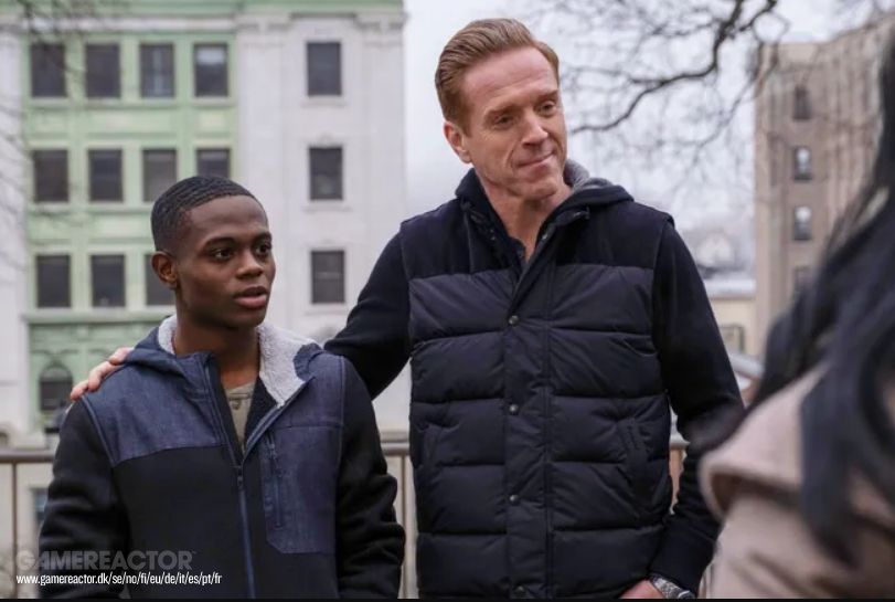 Akili McDowell está en serios problemas: se le acusa de asesinato y robo