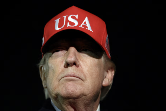 Trump advierte de que los buques iraníes que se acerquen al bloqueo estadounidense "serán eliminados inmediatamente"