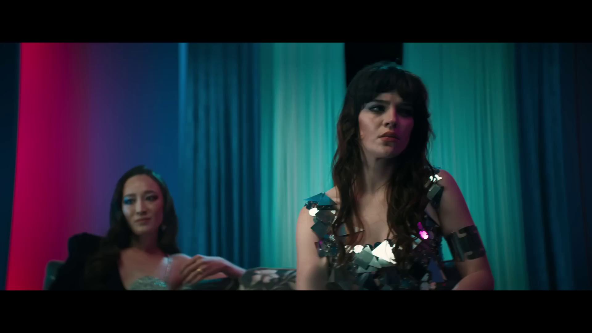 Primer tráiler de la distópica película de Neon Her Private Hell, con estreno el 24 de julio en cines