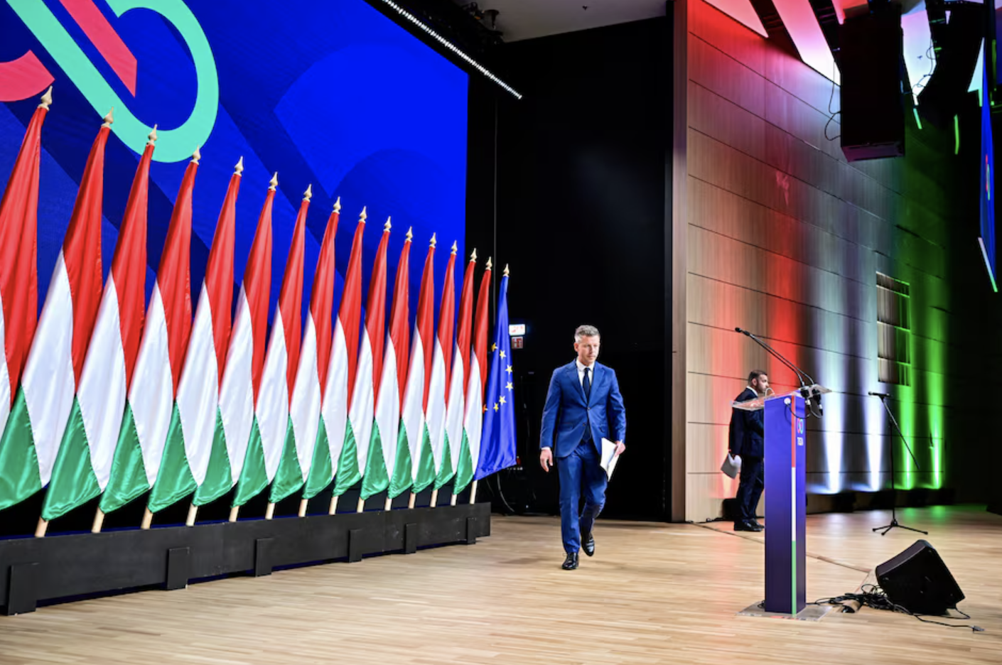 El húngaro Peter Magyar planea suspender las emisiones de noticias de los medios de comunicación estatales