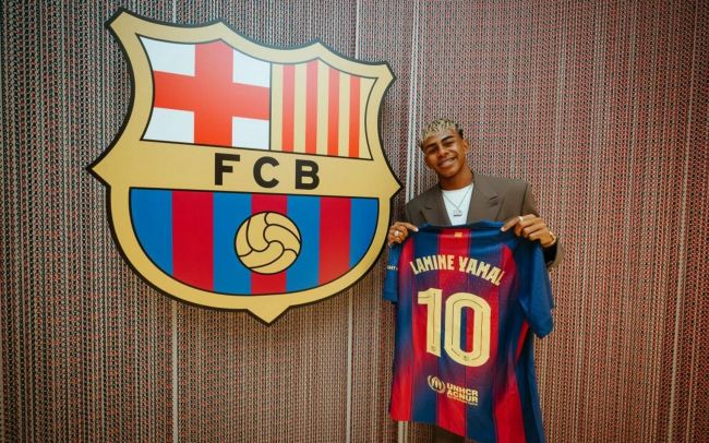 Lamine Yamal irrumpe en el top 10 de futbolistas mejor pagados en la que sigue reinando Ronaldo