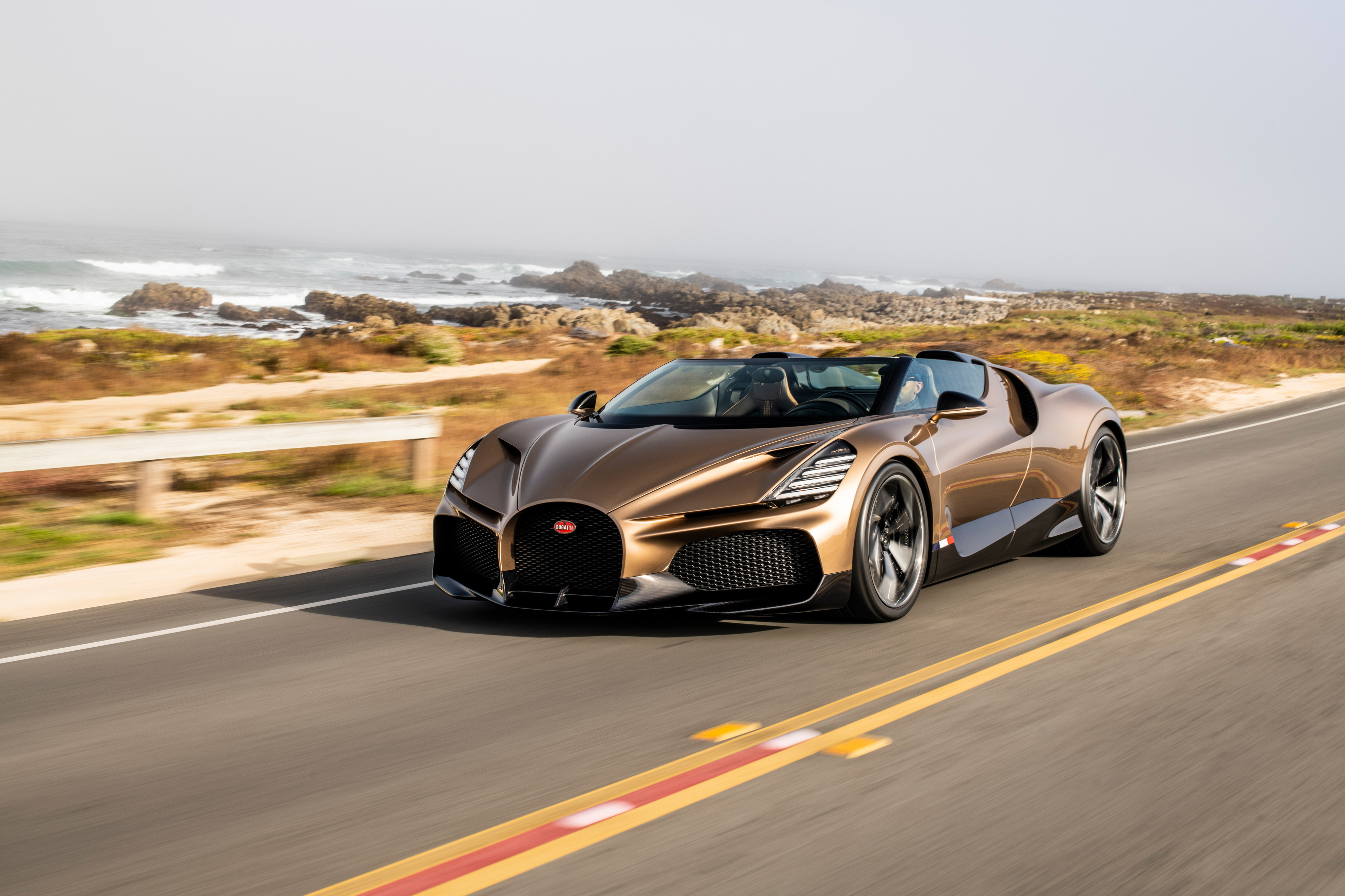 Bugatti comparte el primer vistazo a su último coche de carretera con ...