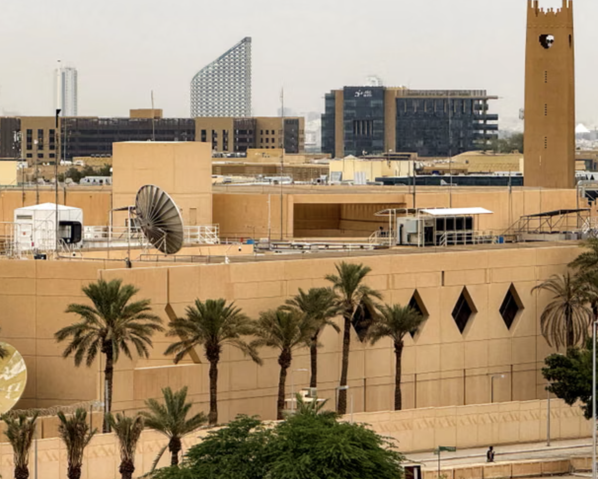 4º día de conflicto: drones iraníes atacan la embajada de EEUU en Riad, Israel envía tropas al Líbano.