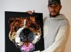 Lewis Hamilton, conmovido por el precioso retrato LEGO de Roscoe realizado por dos fans
