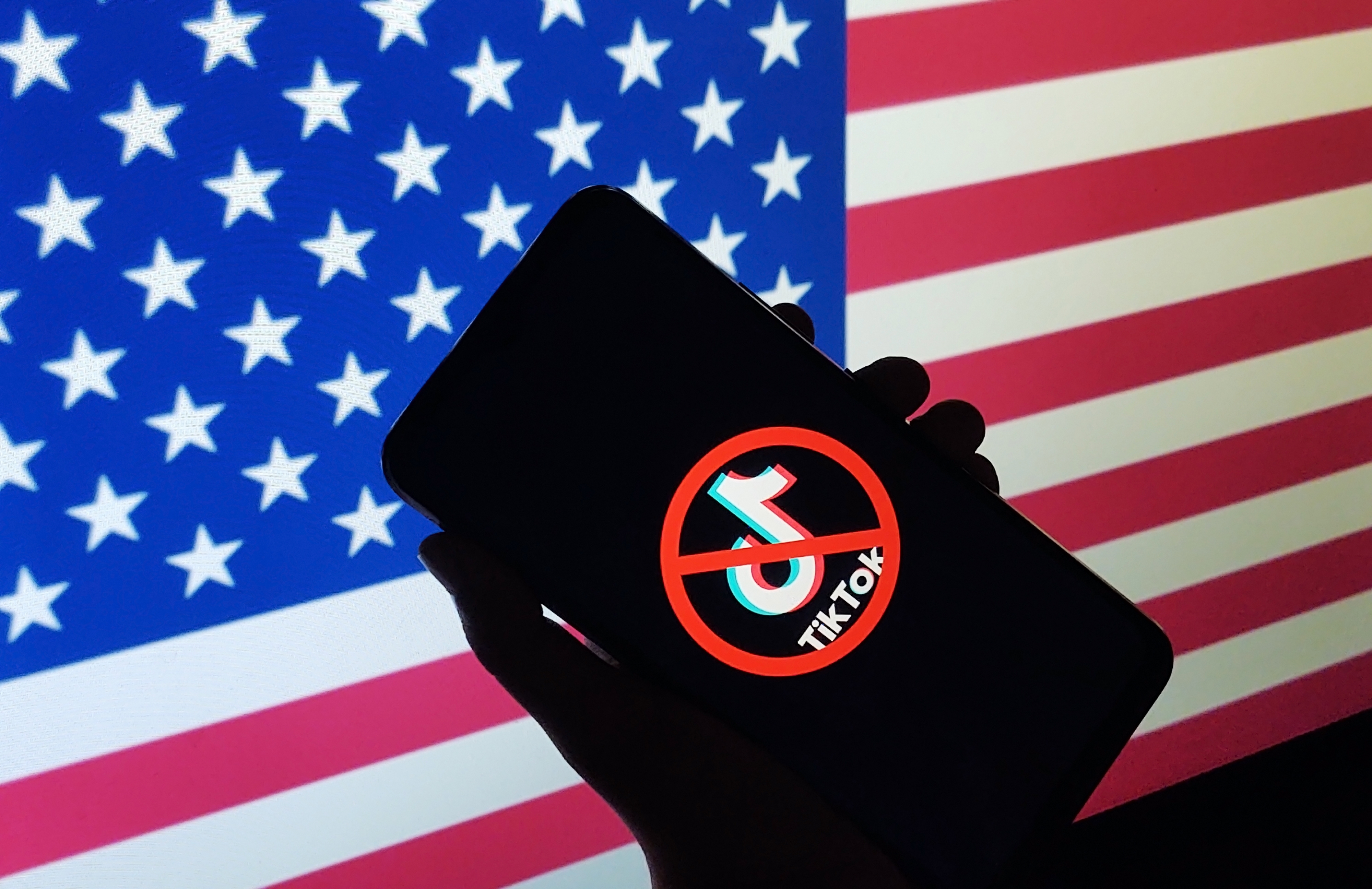 El regulador británico considera que YouTube y TikTok no son seguros para los niños