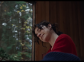 Tatiana Maslany y Rossif Sutherland son atormentados por una presencia sobrenatural en el nuevo adelanto de Keeper