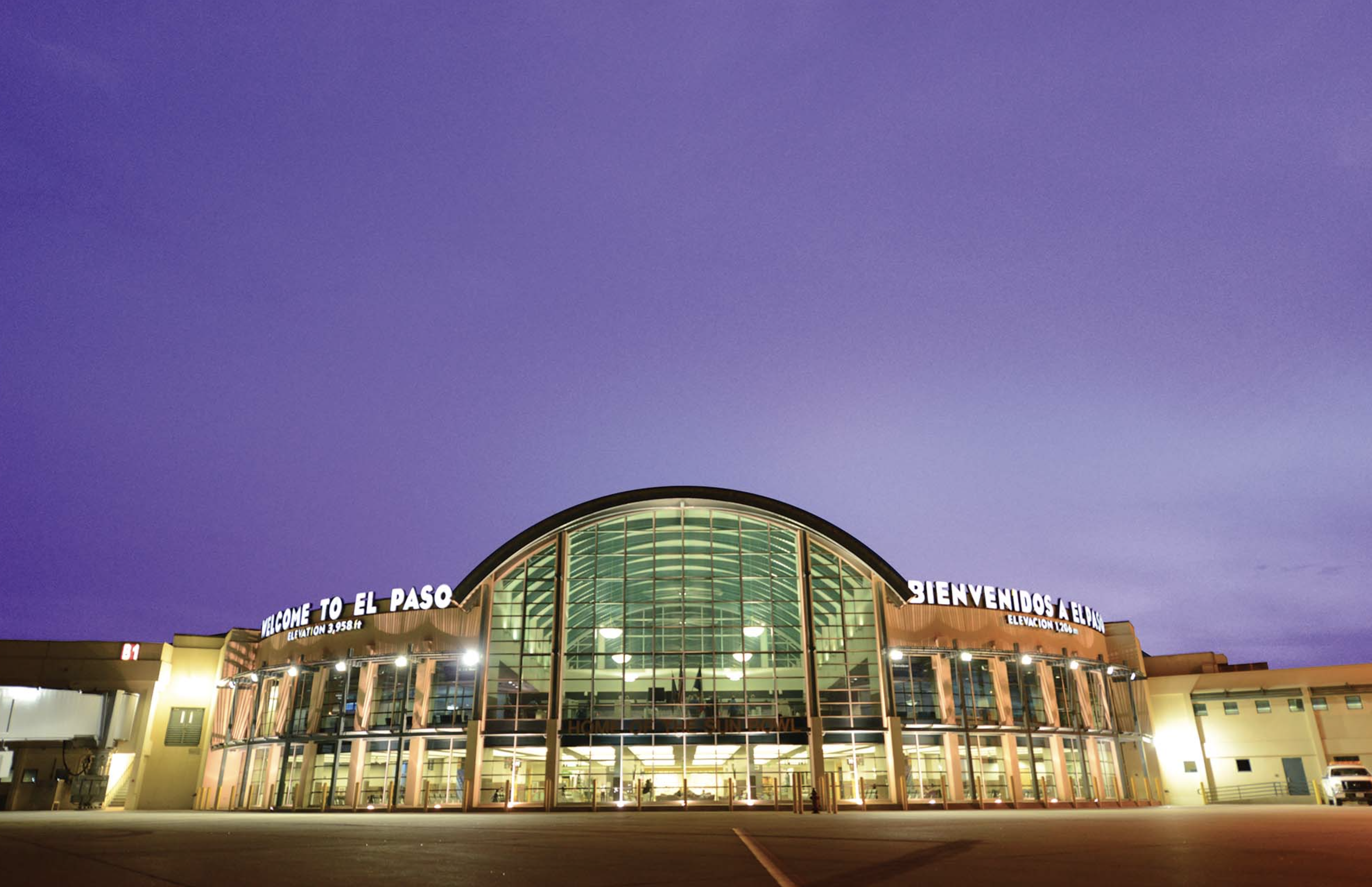 ¿Drones del cártel mexicano? Confusión en torno al breve cierre del espacio aéreo del aeropuerto de El Paso