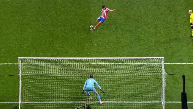¿Por qué se anuló el penalti de Julián Álvarez contra el Real Madrid?