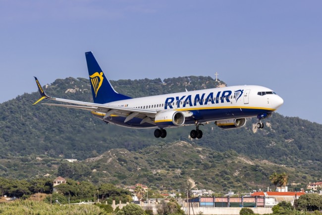 Multa de 256 millones de euros a Ryanair por sus tácticas para bloquear a los vendedores de billetes en línea