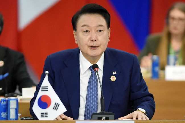 Policía de Corea del Sur: Yoon Suk Yeol investigado por obstrucción a la detención