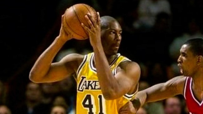 Elden Campbell, ex jugador de los Lakers y campeón de la NBA, fallece a los 57 años: recordado por su personalidad tranquila