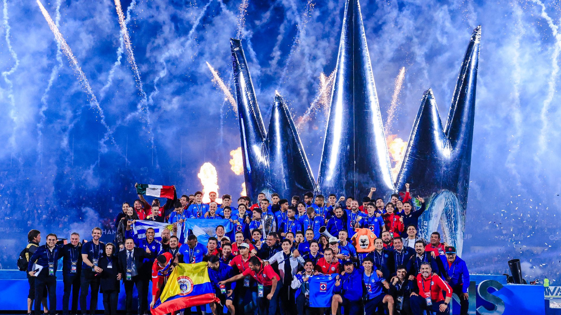 El Cruz Azul emula al PSG con goleada 5-0 en CONCACAF
