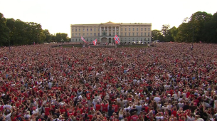 Miles de personas «remaron» en Oslo para celebrar la histórica trayectoria de Noruega en el Mundial