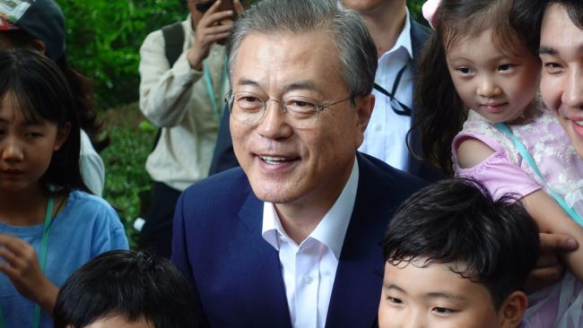 Moon, ex presidente de Corea del Sur, califica las acusaciones de soborno de ataque por motivos políticos