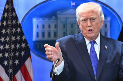 El 10% no es suficiente: Trump eleva los aranceles GLOBALES al 15%.