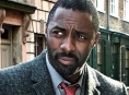 Idris Elba sobre interpretar a James Bond: %22No estaba en la carrera en primer lugar%22