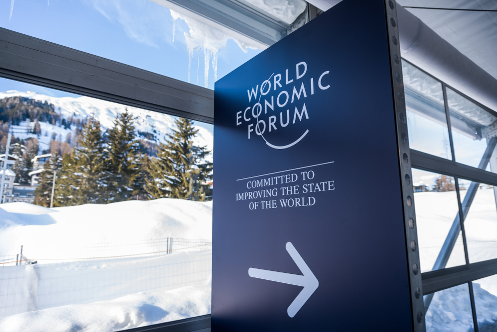 Activistas mundiales tachan el Foro de Davos de elitista y antidemocrático
