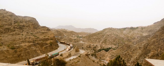La frontera entre Pakistán y Afganistán estalla en mortíferos enfrentamientos nocturnos