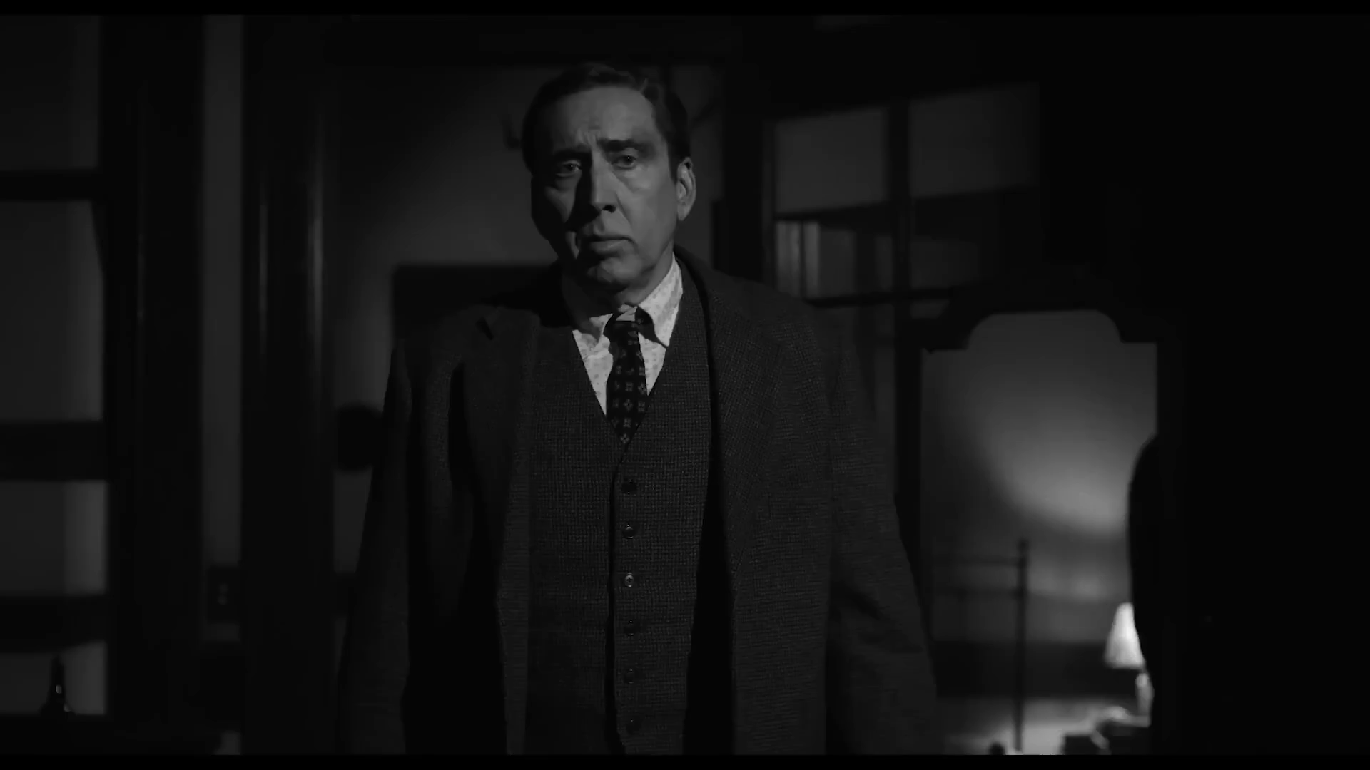 Ya puedes disfrutar del tráiler (por supuesto, en blanco y negro) de la serie de Spider-Noir para Prime Video