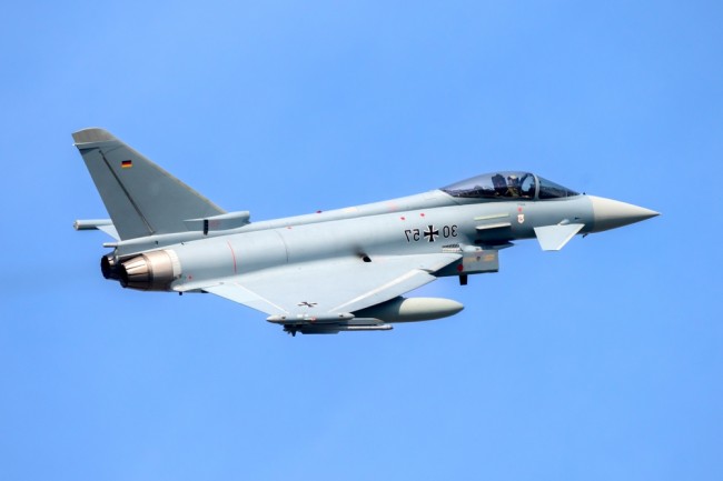 La OTAN moviliza aviones de combate tras la mayor incursión de drones en Rumanía (más de 100 km tierra adentro).