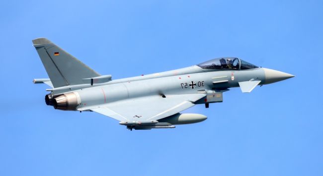 La OTAN moviliza aviones de combate tras la mayor incursión de drones en Rumanía (más de 100 km tierra adentro).