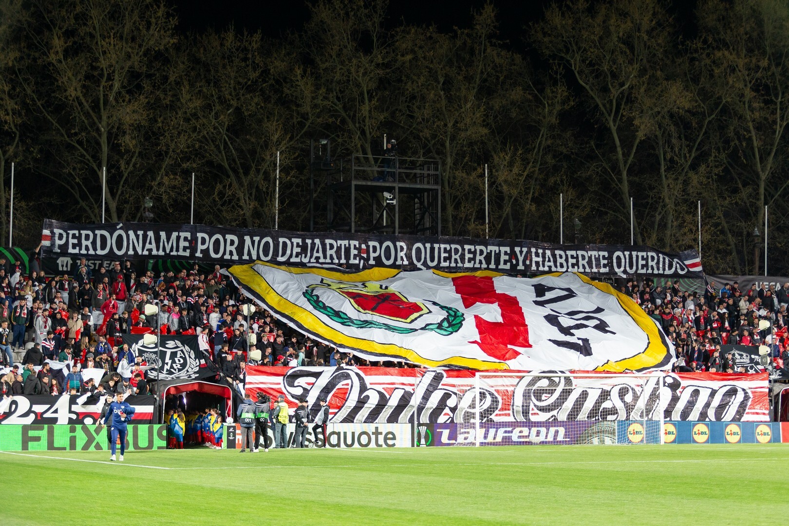 La Comunidad de Madrid retira la concesión del estadio al Rayo Vallecano por graves deficiencias de seguridad