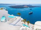 Santorini da la bienvenida al primer crucero tras la crisis del terremoto