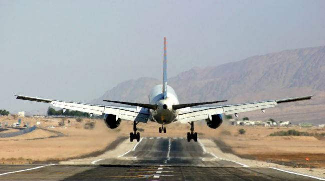 Las compañías aéreas siguen evitando el espacio aéreo de Oriente Medio tras la entrada de Estados Unidos en el conflicto Israel-Irán