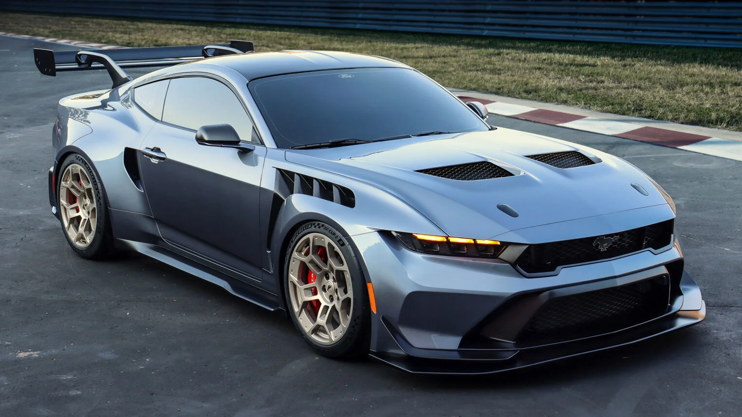 Ford quiere "ampliar" la familia Mustang.