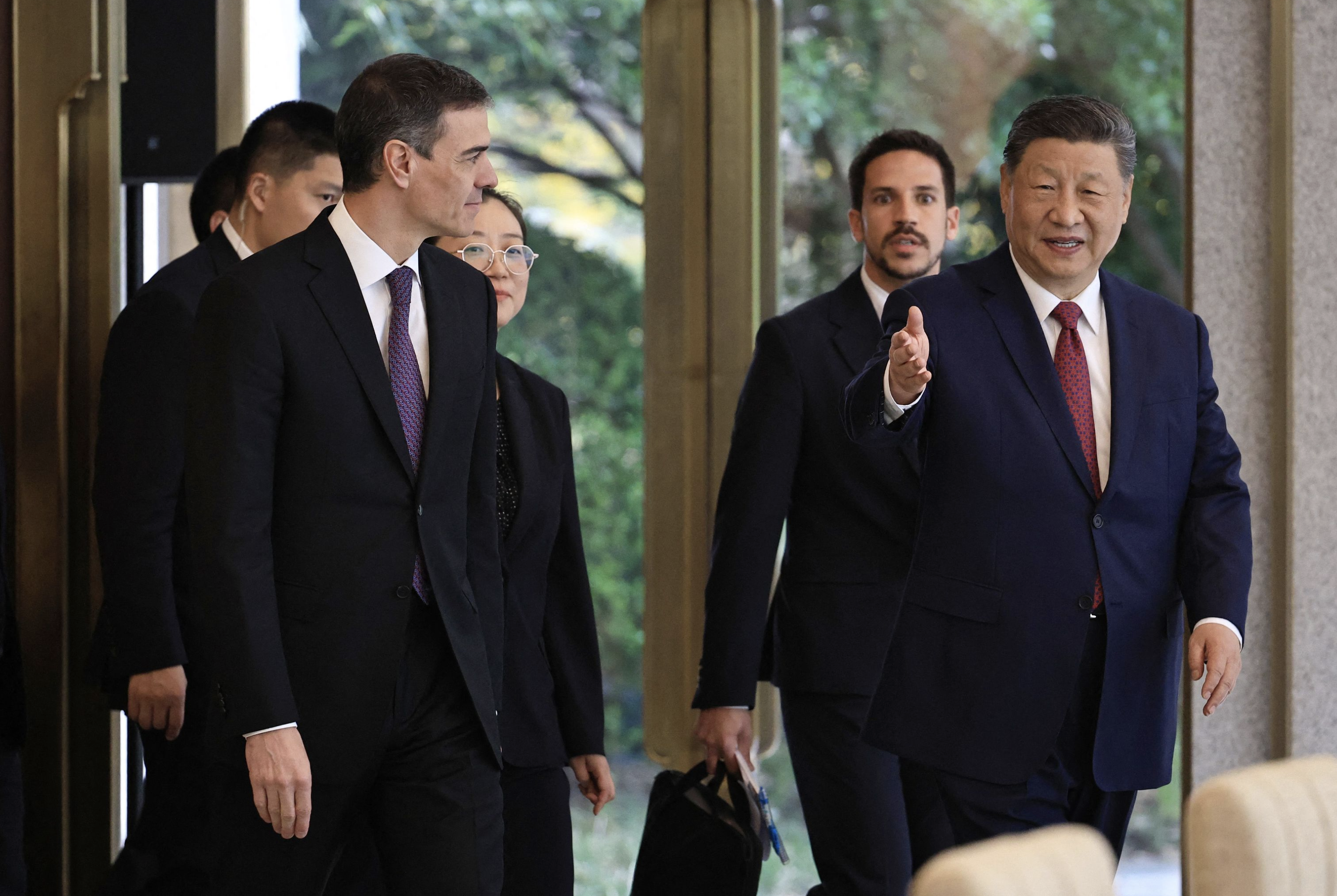 China respalda a España tras la amenaza comercial de Trump