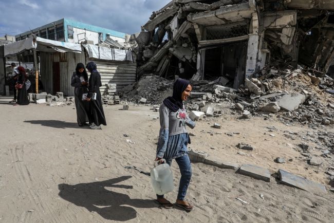 Los enfrentamientos cerca de un centro de ayuda en Gaza causan numerosas víctimas mortales