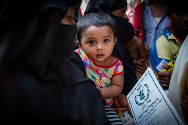 Los refugiados rohingya de Bangladesh se enfrentan a una crisis inminente, ya que el déficit de ayuda amenaza su supervivencia.