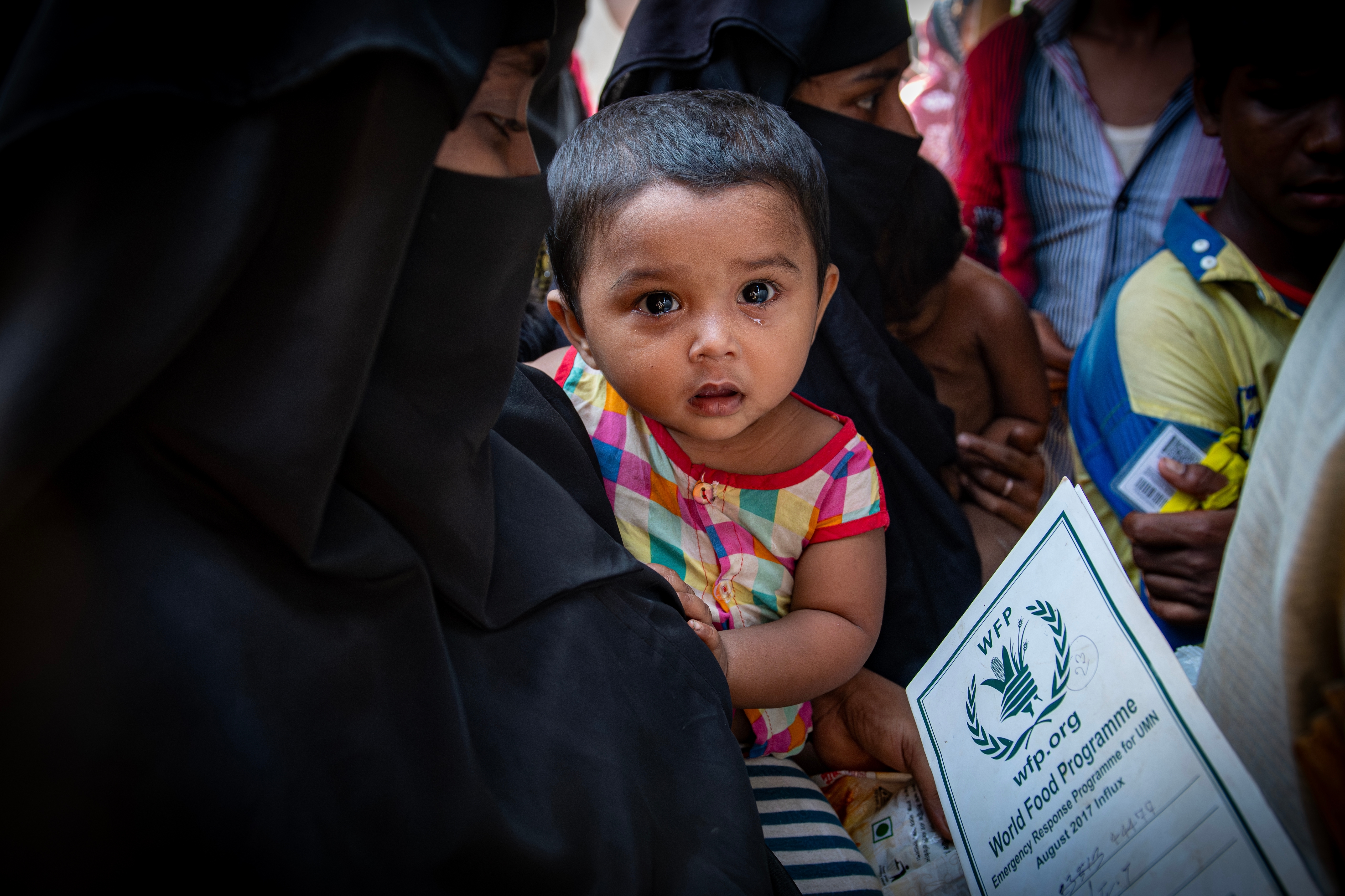 Los refugiados rohingya de Bangladesh se enfrentan a una crisis inminente, ya que el déficit de ayuda amenaza su supervivencia.
