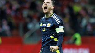 El capitán de Escocia, Andy Robertson, lee una emotiva carta de Rute Cardoso, la esposa de Diogo Jota