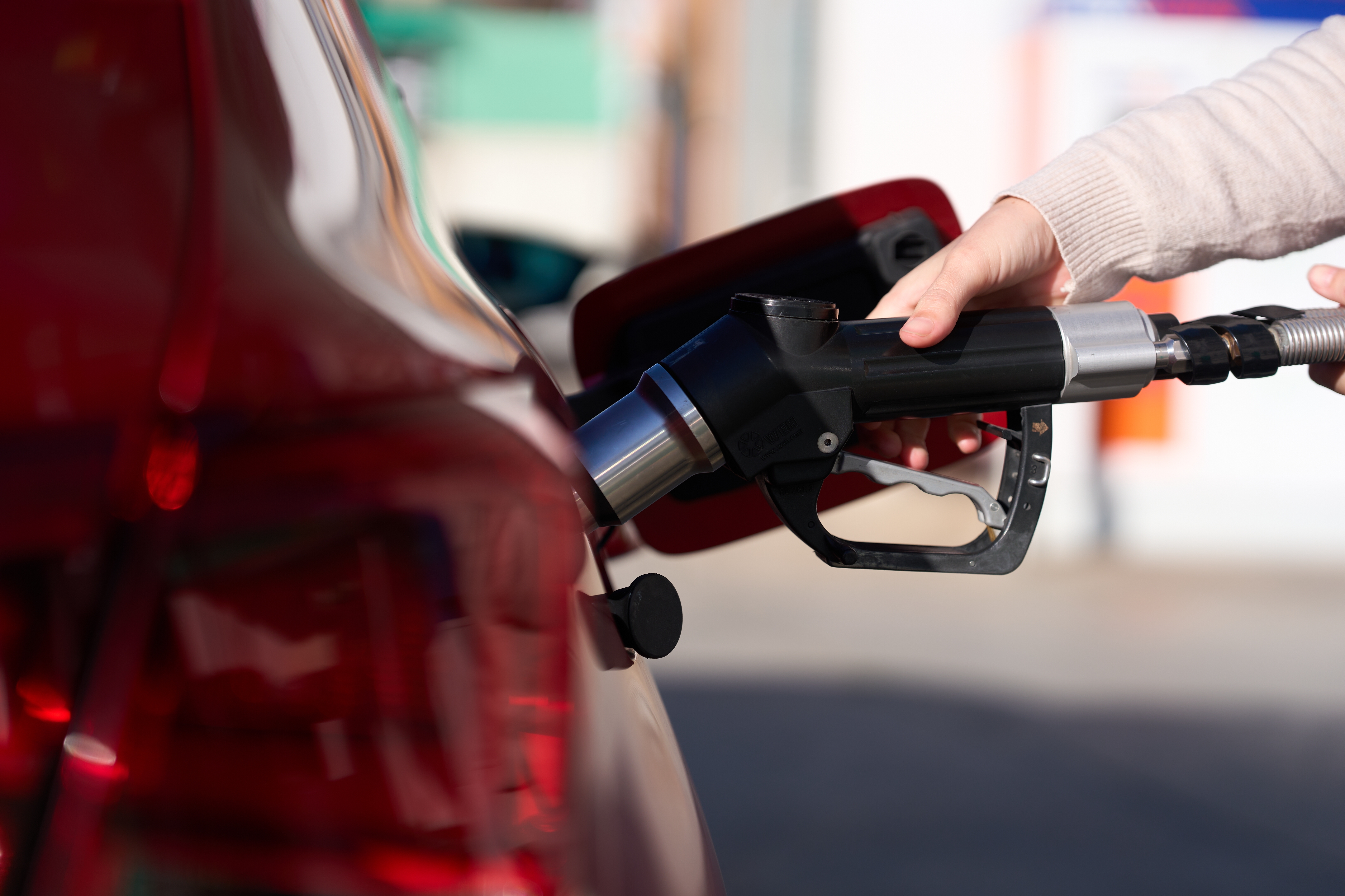 Italia, Grecia, Polonia y otros países piden a la UE que reconsidere el precio del carbono en los combustibles