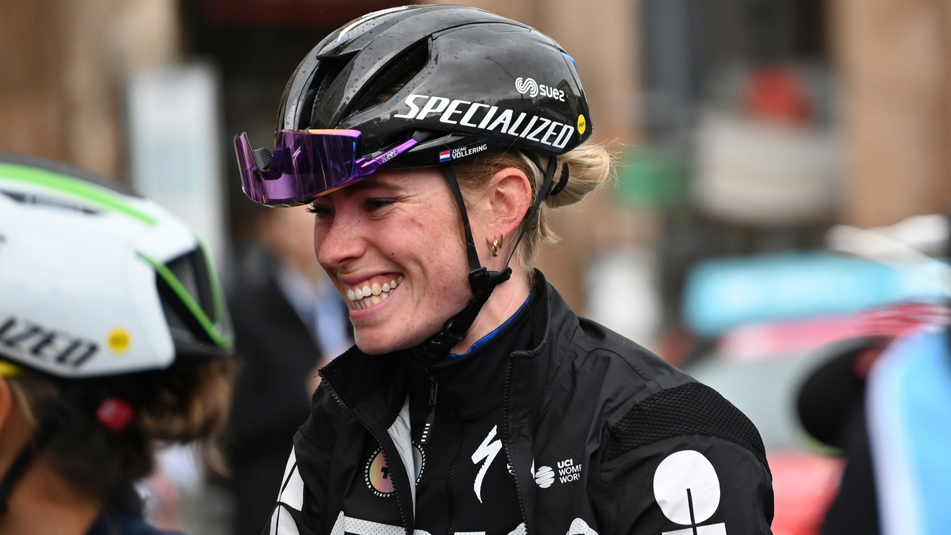 La favorita del Tour de Francia Demi Vollering no se retira