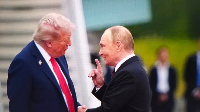 El plan de paz de Estados Unidos para Ucrania se basó en un documento ruso, según informa Reuters