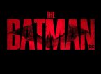 El rojo posee el nuevo logo del Batman de Reeves