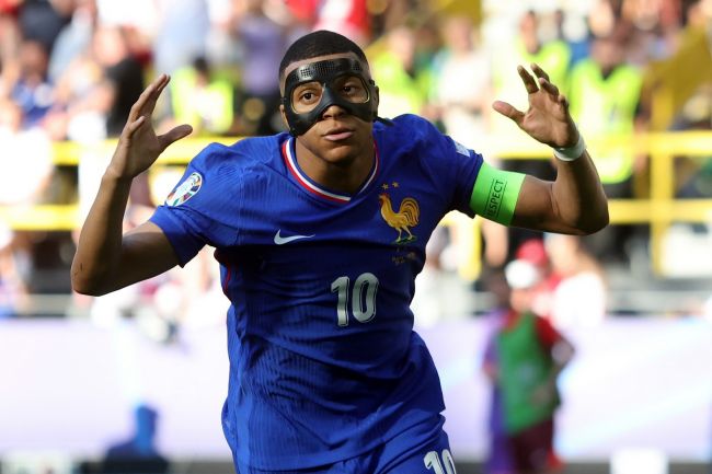 Polémica en Francia después de que Mbappé hiciera una visita a Dubai tras una "falsa lesión"