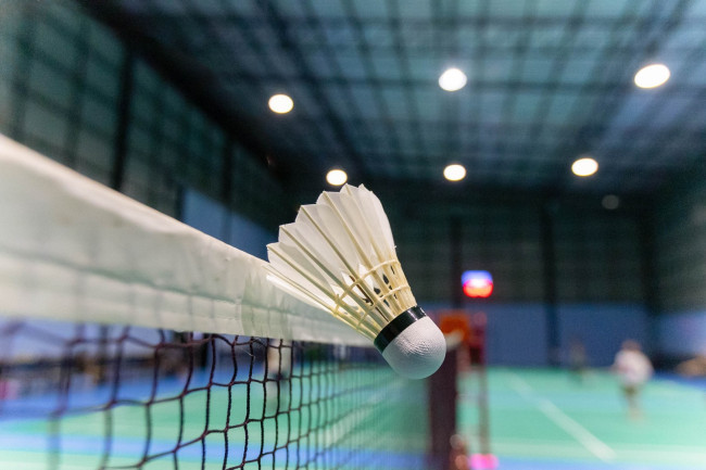 Los jugadores de bádminton se dividen por la nueva regla para acortar los partidos: 15 puntos en lugar de 21