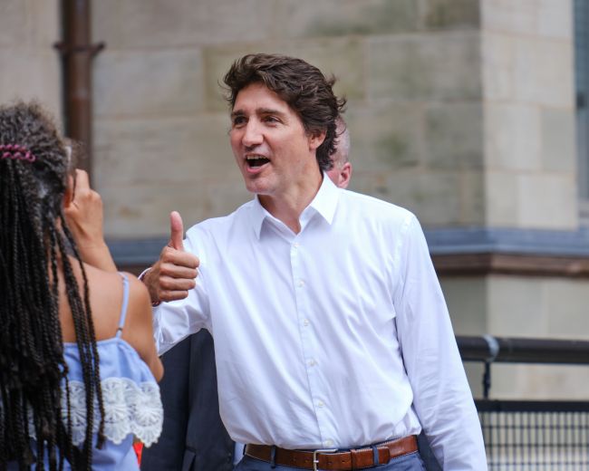 Canadá contraataca con aranceles del 25% a las importaciones de Estados Unidos