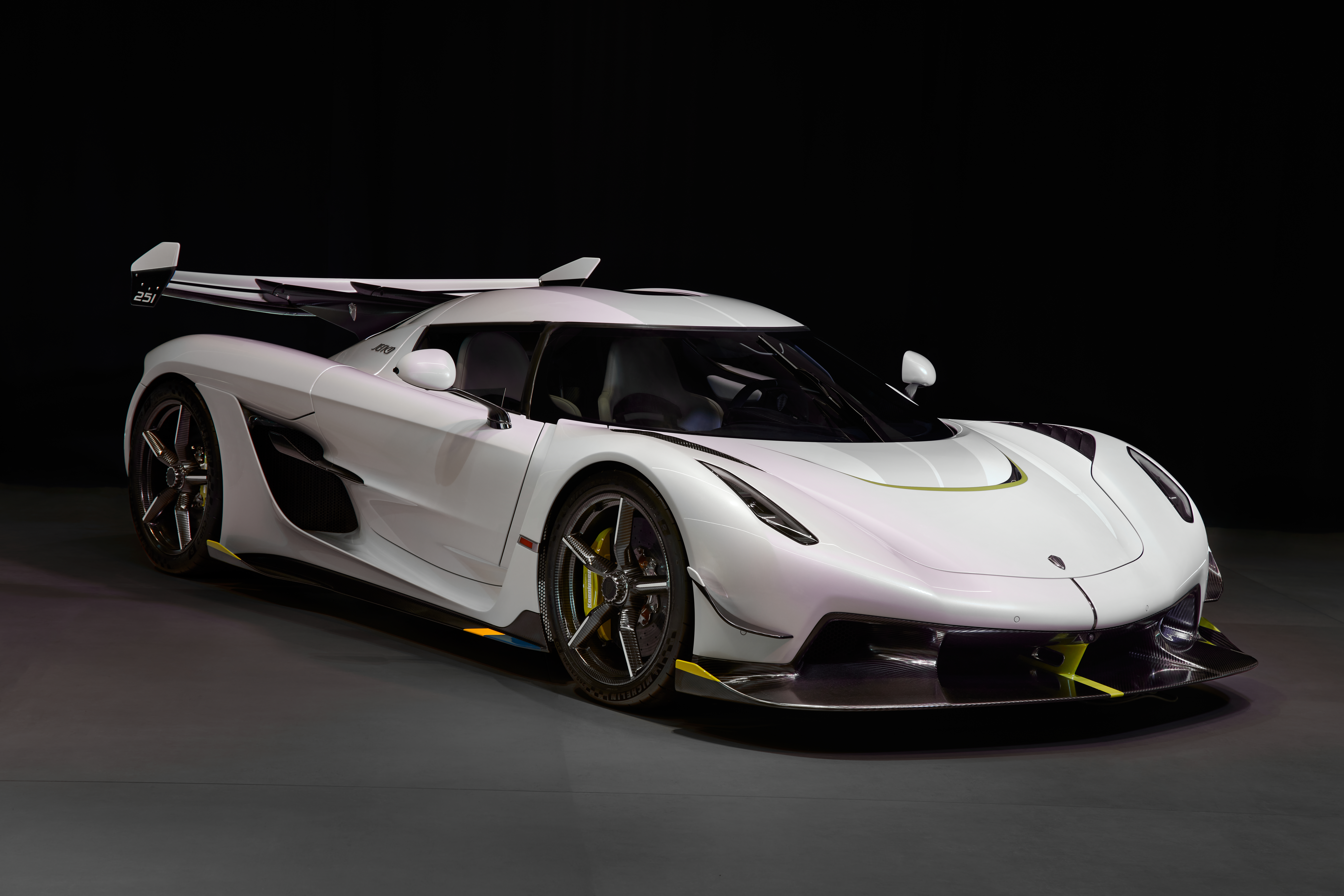 Koenigsegg vuelve a batir el récord de velocidad para coches de serie