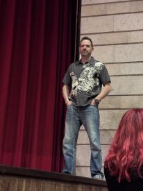 Joe Abercrombie: La adaptación de Los Diablos al cine %22se está moviendo%22, pero no la esperes pronto