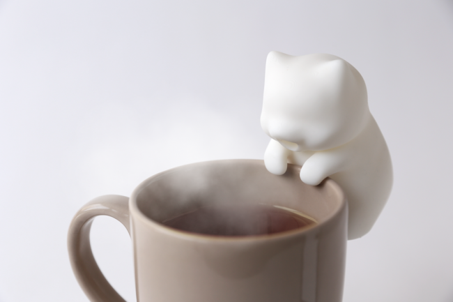 Este mini robot está diseñado para enfriar el café por ti