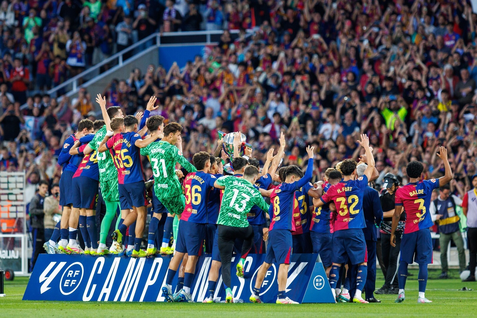 El Barcelona conquista LaLiga en el Clásico con victoria 2-0